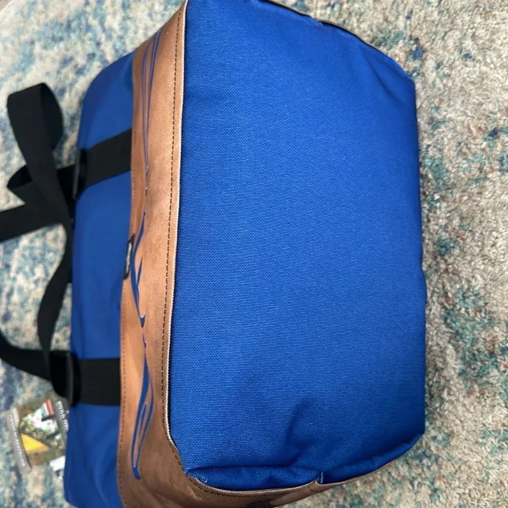 NWT Frio 360 Cooler With A Removable Bluetooth Speaker